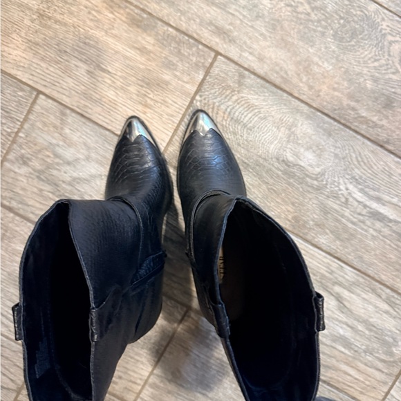 Black Textured Pointed Toe Western Booties with Silver Toe Cap - Picture 2 of 3